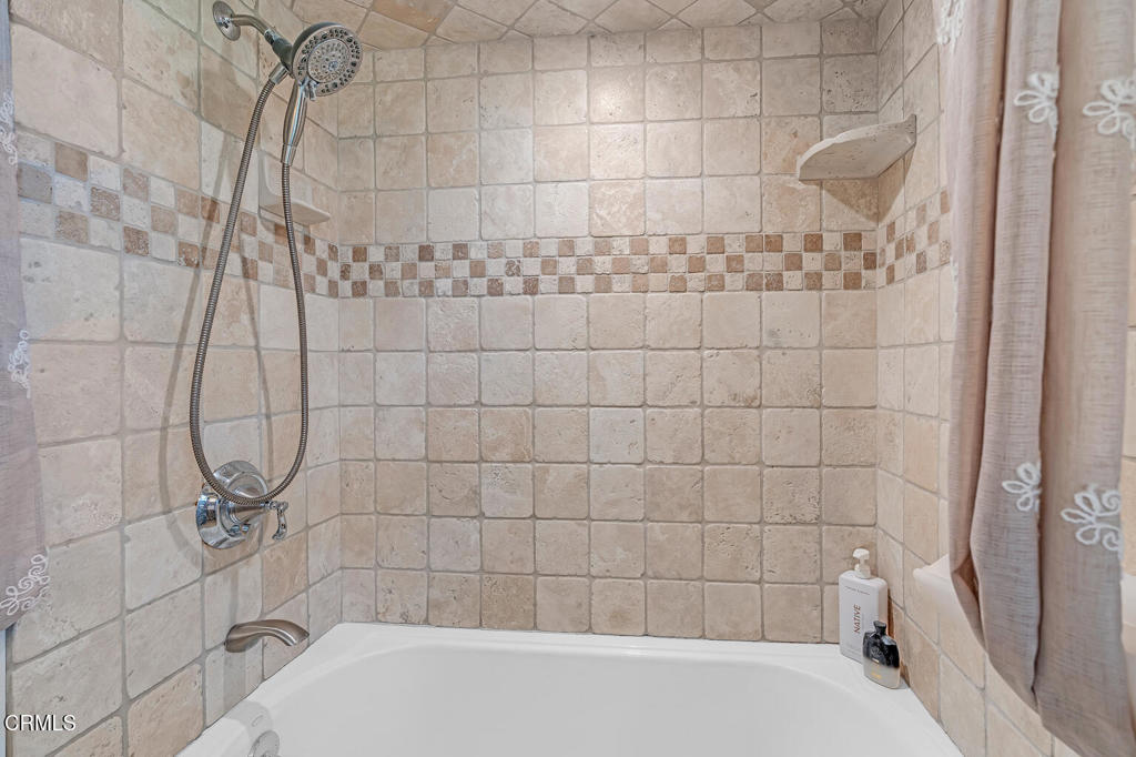 https://media.crmls.org/mediaz/67460677-b00d-4078-b3c5-4abafbb3a131.jpg?preset=X-Large