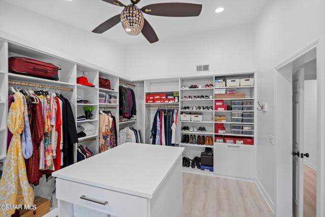 2479 Swanfield Court, Lake Sherwood CA: https://media.crmls.org/mediaz/6746d314-658d-438f-a982-549e7cc7322f.jpg
