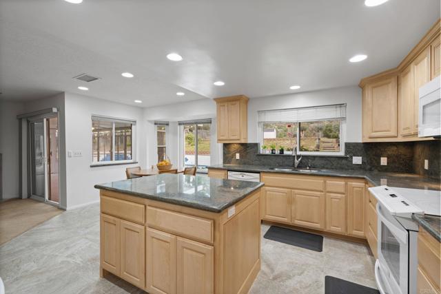 Detail Gallery Image 16 of 43 For 25072 Poderio Dr, Ramona,  CA 92065 - 3 Beds | 2 Baths