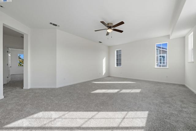 775 Sweetwood Ln, Patterson CA: https://media.crmls.org/mediaz/6747140b-3251-497f-891e-d0d6f8f31ad2.jpg