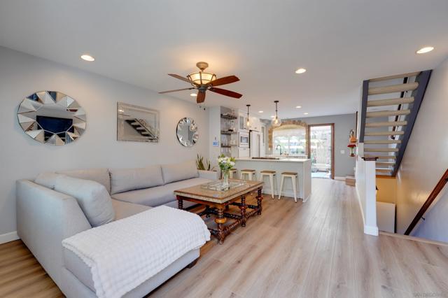 8490 Via Sonoma, La Jolla CA: https://media.crmls.org/mediaz/674745ee-cf68-4c7a-880c-6f7b26e573c8.jpg