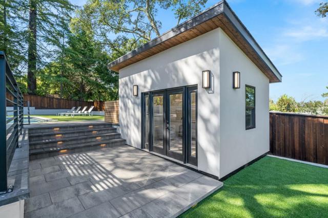 510 Darrell Road, Hillsborough CA: https://media.crmls.org/mediaz/67478e87-0af1-4cba-948b-75bd96191a06.jpg