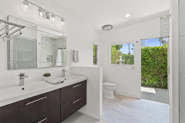1115 Pasatiempo Road, Palm Springs CA: https://media.crmls.org/mediaz/67479052-b690-4b38-8e5a-d5f937ca55fb.jpg