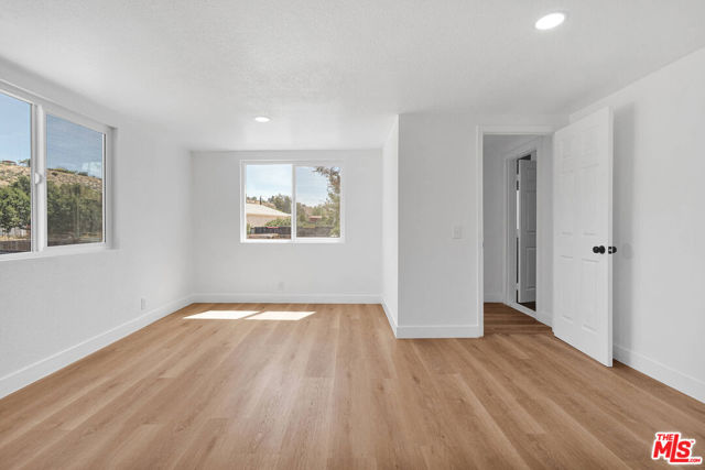 8055 Bangor Avenue, Hesperia CA: https://media.crmls.org/mediaz/67480464-7107-4db0-9cbc-a396a9d1db7f.jpg