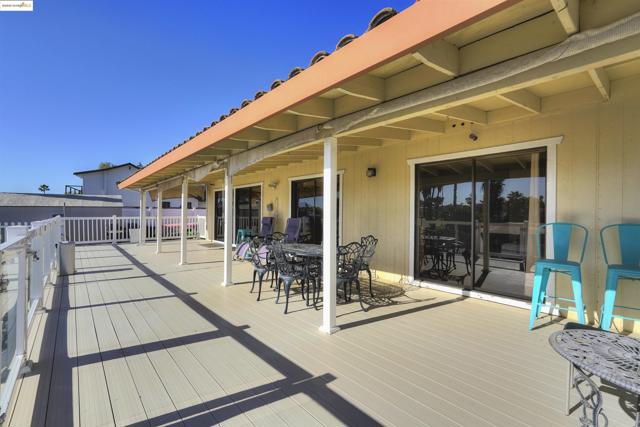5106 Cabrillo Pt, Discovery Bay CA: https://media.crmls.org/mediaz/6748126e-edb8-48d8-9207-3cea510403d3.jpg