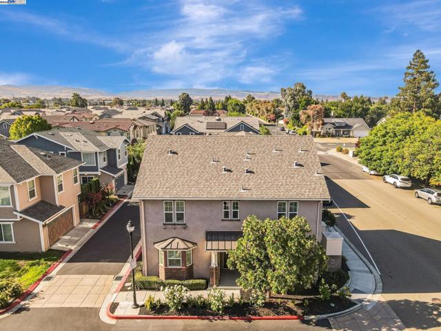 5801 Flora Cmn, Livermore CA: https://media.crmls.org/mediaz/67483eba-4fee-4915-a0a9-af4f35b95c6d.jpg