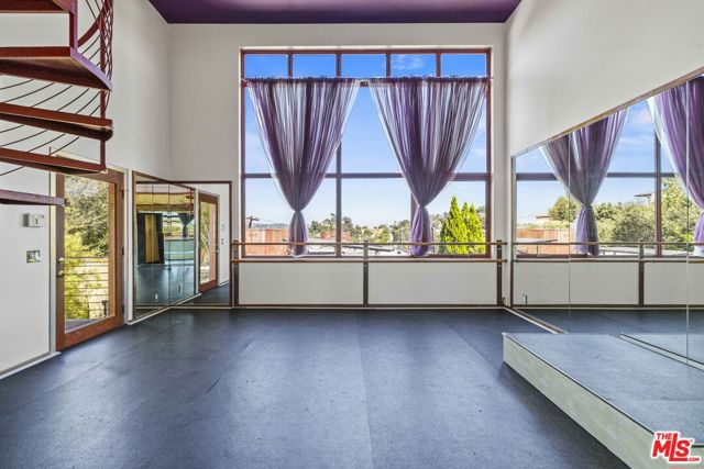 2222 Bancroft Avenue, Los Angeles CA: https://media.crmls.org/mediaz/674867e4-bb29-4739-9802-ac6ebd20c7f6.jpg