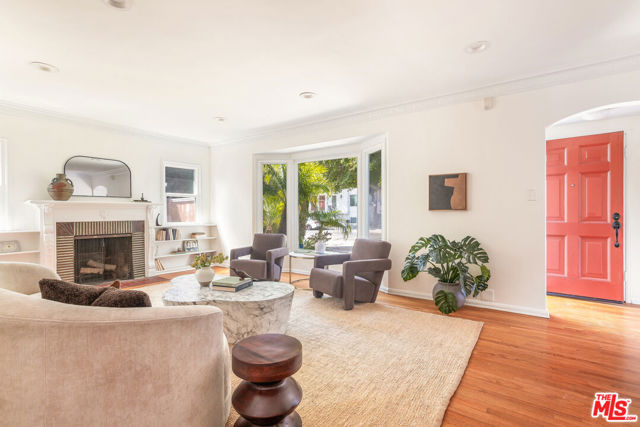 2590 Armacost Avenue, Los Angeles CA: https://media.crmls.org/mediaz/6748a9af-3135-4c53-bc74-8e3c4caa9aa4.jpg
