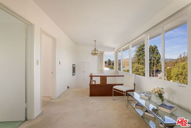 810 Franklin Street, Santa Monica CA: https://media.crmls.org/mediaz/674aca87-1cda-47d0-a356-a7df7a6d9573.jpg