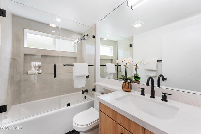 1161 Triunfo Canyon Road, Westlake Village CA: https://media.crmls.org/mediaz/674adec2-3b48-48a1-b6e2-29699f814ea2.jpg