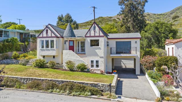 2371 Foster Avenue, Ventura CA: https://media.crmls.org/mediaz/674b2a3f-fdc8-4c51-b0f7-66e58d0322b0.jpg