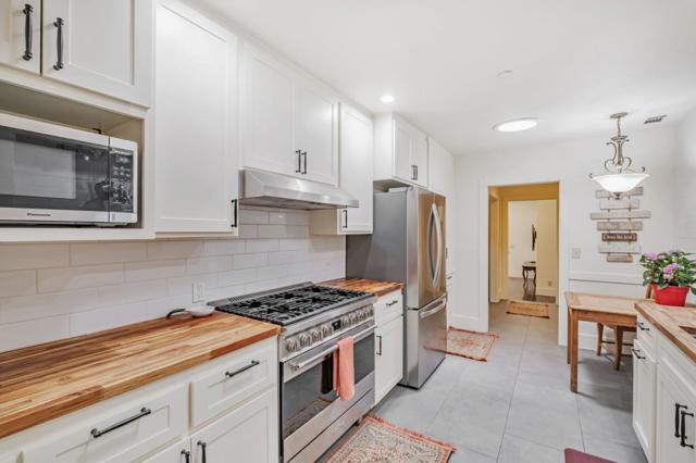 712 California Street, Santa Cruz CA: https://media.crmls.org/mediaz/674b7b2b-5f1b-41d2-9f26-779c89f40b09.jpg