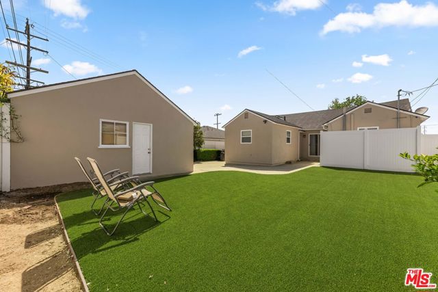 6130 Flores Avenue, Los Angeles CA: https://media.crmls.org/mediaz/674c7c2b-1b04-465b-a519-d55d47496ab9.jpg