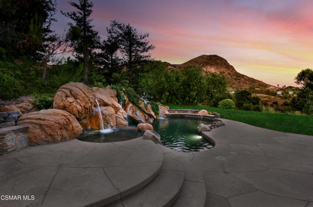 29677 Mulholland Highway, Agoura Hills CA: https://media.crmls.org/mediaz/674e3879-edd5-4fcc-bad7-9b623bda8ba5.jpg