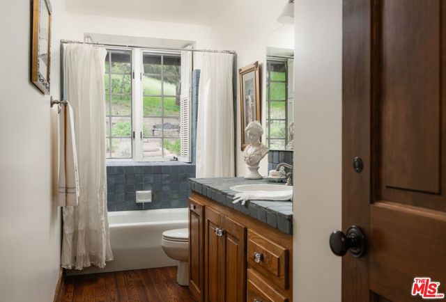 4385 Via Presada, Santa Barbara CA: https://media.crmls.org/mediaz/674e8c6e-0266-4513-8c12-34a711101594.jpg