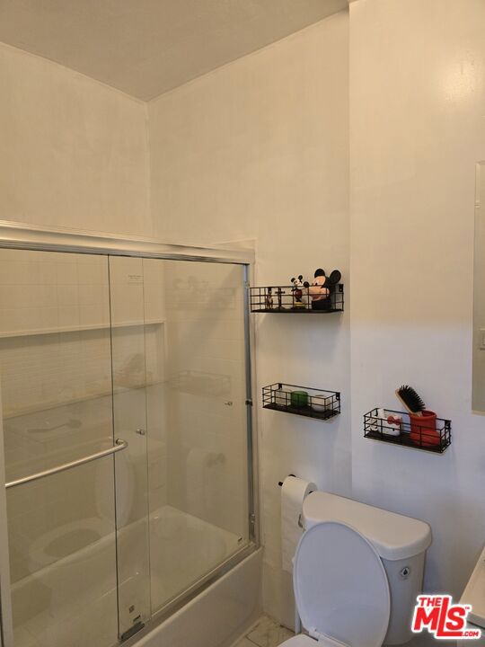 1414 S Wilton Place, Los Angeles CA: https://media.crmls.org/mediaz/674ebe29-510b-41b8-b820-b1d688c4d100.jpg