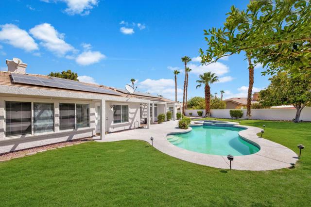 47970 Via Jardin, La Quinta CA: https://media.crmls.org/mediaz/674f2981-d723-4429-a4ec-fef59a0278d4.jpg