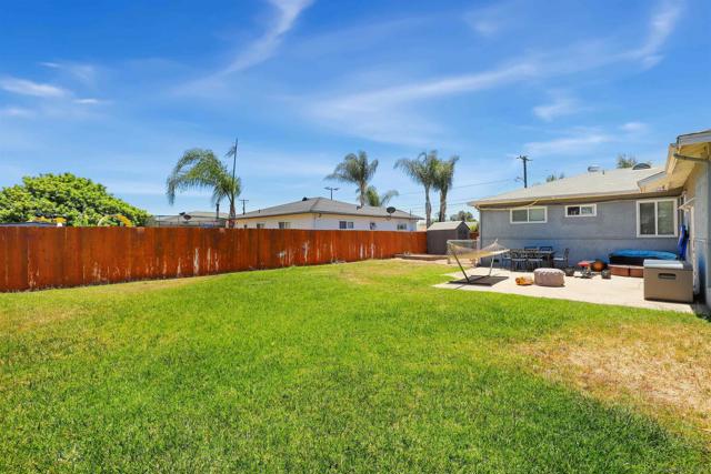 750 Fern St, Escondido CA: https://media.crmls.org/mediaz/674f4296-3798-44e1-b455-3e2adb265fa5.jpg