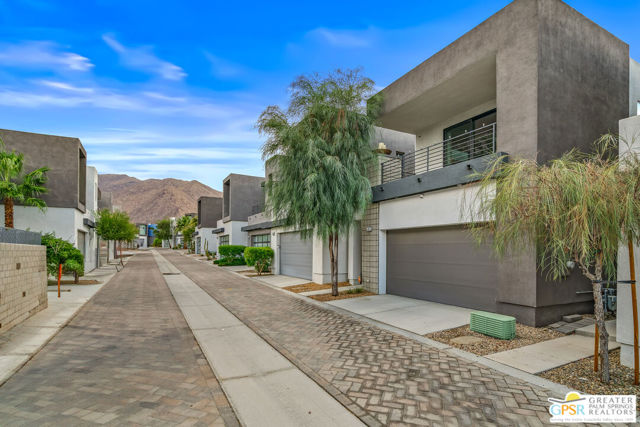 482 Paragon Loop, Palm Springs CA: https://media.crmls.org/mediaz/674fd60f-2c00-4bb3-bea8-891946d3ab01.jpg