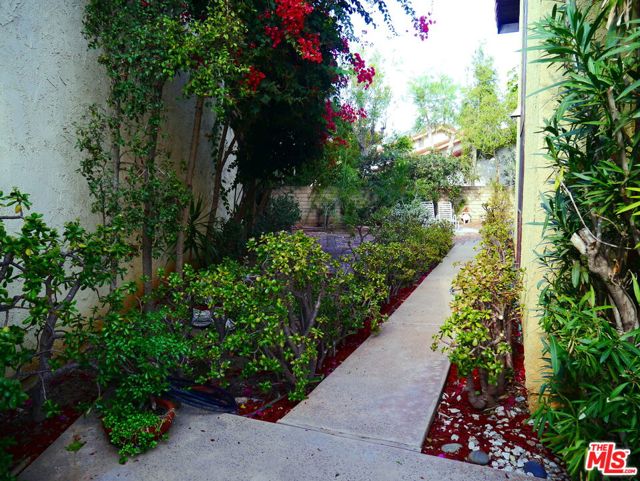 10827 MARIETTA Avenue, Culver City CA: https://media.crmls.org/mediaz/67505524-8e03-4304-bfe0-9af4b817be2c.jpg