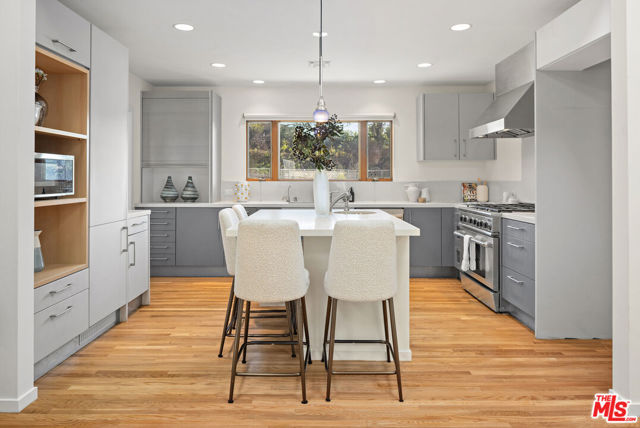 Drew Fenton | 707 Jacon Way Pacific Palisades CA | MLS: 7469273 Drew Fenton | 707 Jacon Way Pacific Palisades CA | MLS: 7469273