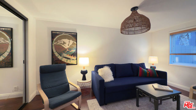 26533 Ocean View Drive, Malibu CA: https://media.crmls.org/mediaz/67511cee-d101-4e23-b82d-6d0c9f894455.jpg