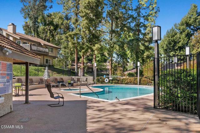 12 Sparrowhawk Lane, Oak Park CA: https://media.crmls.org/mediaz/67517990-5485-4e6b-ba75-12ab5d0dd295.jpg