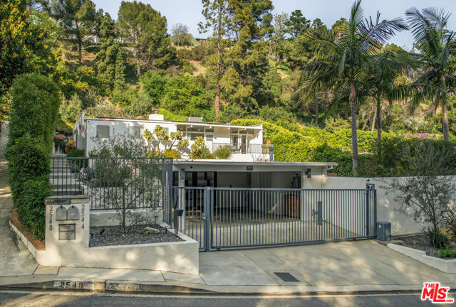 2544 Greenvalley Road, Los Angeles CA: https://media.crmls.org/mediaz/675180bf-ab26-4321-8d13-12716ad258fc.jpg