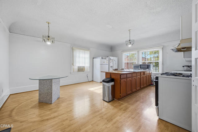 Detail Gallery Image 18 of 42 For 1032 S Westlake Ave, Los Angeles,  CA 90006 - – Beds | – Baths