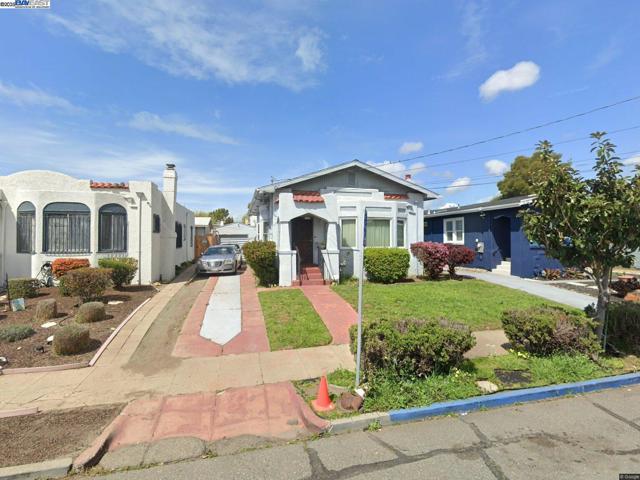 2621 66th Avenue, Oakland CA: https://media.crmls.org/mediaz/6751eeaf-a414-4f22-9851-74f99b63cb20.jpg