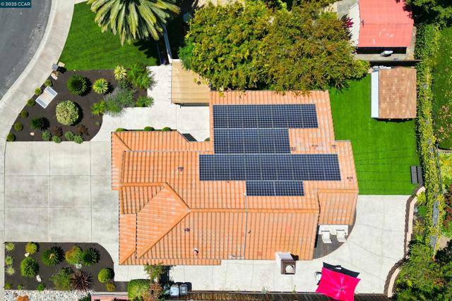 1021 Montclair Court, Livermore CA: https://media.crmls.org/mediaz/6752d15d-ecfa-4a54-b90e-67addc28a74d.jpg