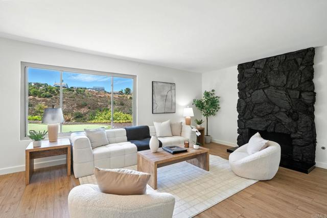 Detail Gallery Image 18 of 47 For 2165 Flying Hills Ln, El Cajon,  CA 92020 - 3 Beds | 2/1 Baths