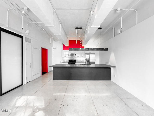 746 S Los Angeles Street, Los Angeles CA: https://media.crmls.org/mediaz/6753c563-6f3e-4845-9306-cb461a08dcb0.jpg
