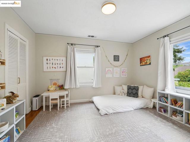 3712 Maple AVE, Oakland CA: https://media.crmls.org/mediaz/6753ce0e-00a1-4587-ad90-20712ba738a5.jpg