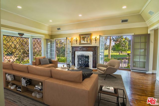 2653 PATRICIA Avenue, Los Angeles CA: https://media.crmls.org/mediaz/6754d60d-6931-4541-9a4e-462ffbdd4a6e.jpg