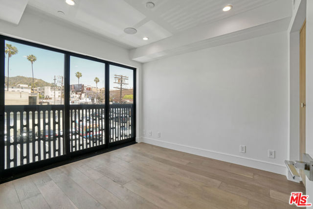 1445 1/4 N Martel Avenue, Los Angeles CA: https://media.crmls.org/mediaz/6754ee4b-0590-4c25-b2cf-04c0dd6c878e.jpg