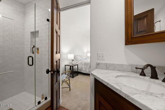 Detail Gallery Image 9 of 29 For 880 Azure Ct, Oak View,  CA 93022 - 3 Beds | 3/1 Baths