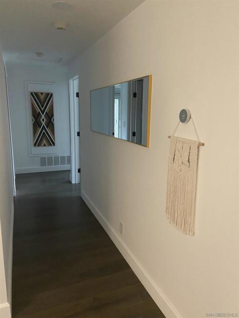 455 Glenncrest Dr, Solana Beach CA: https://media.crmls.org/mediaz/675536a1-085a-4587-a060-3de3cea31fcc.jpg