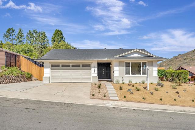 11384 Almazon St, San Diego CA: https://media.crmls.org/mediaz/67557214-baa6-4310-baf6-bddff416ae2c.jpg