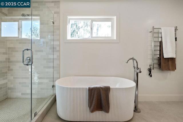374 James Bowie Ct, Alamo CA: https://media.crmls.org/mediaz/6755fc09-c3e4-4adb-aa60-5c7df8acd726.jpg