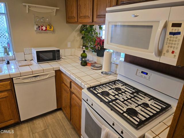 Detail Gallery Image 5 of 12 For 234 Green Lea Pl, Thousand Oaks,  CA 91361 - 3 Beds | 2 Baths