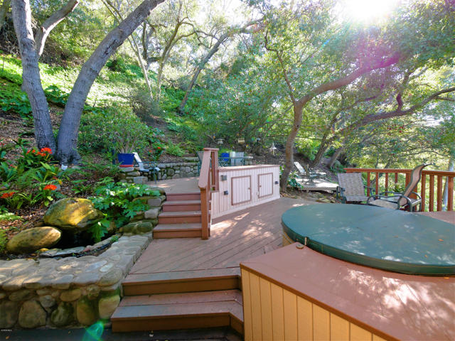 2442 Valley Meadow Drive, Oak View CA: https://media.crmls.org/mediaz/67566aea-da45-4a97-9fd5-a852c7fed4d5.jpg