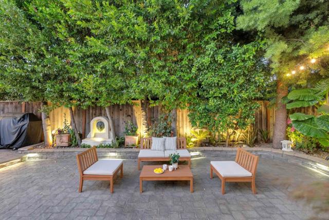 543 Toft Street, Mountain View CA: https://media.crmls.org/mediaz/675770fb-6fae-4e1b-9a87-56d1ab6eabce.jpg