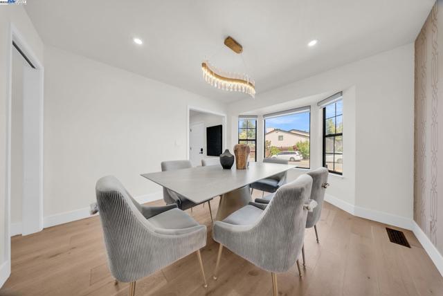 524 Gamay Ct, Fremont CA: https://media.crmls.org/mediaz/6757e0b2-d8c1-4a44-be5f-a533c1899fa9.jpg