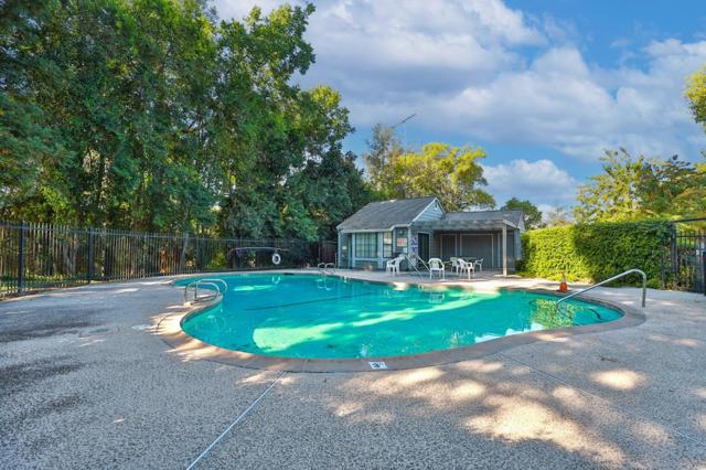 5829 San Juan Avenue, Citrus Heights CA: https://media.crmls.org/mediaz/67587ff5-c3b3-47e5-90fc-d3a2efa62c7a.jpg