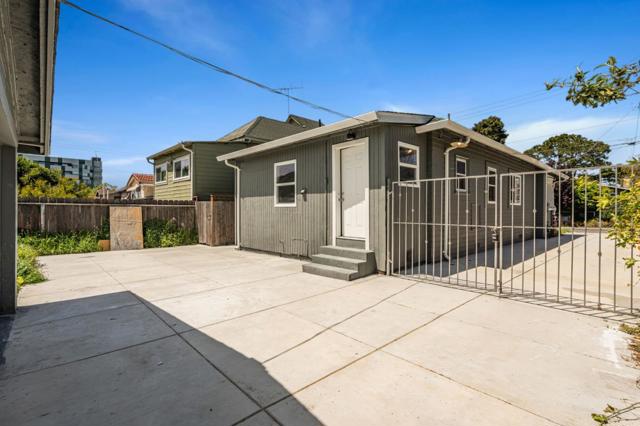1081 65th Street, Emeryville CA: https://media.crmls.org/mediaz/67589c60-a242-492d-a232-b2f43beec0a9.jpg
