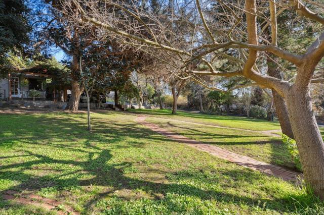 10880 Hess Drive, La Mesa CA: https://media.crmls.org/mediaz/6758a8f1-c858-4acc-bf32-bc41e28b43bf.jpg