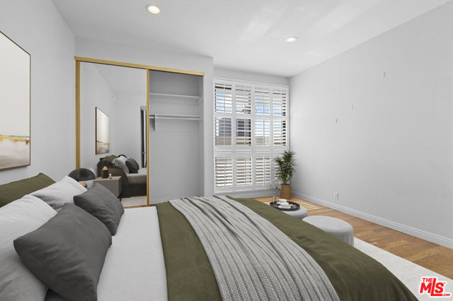 4477 Wilshire Boulevard, Los Angeles CA: https://media.crmls.org/mediaz/6758e316-56e0-4647-b1a9-003ac056fe4b.jpg