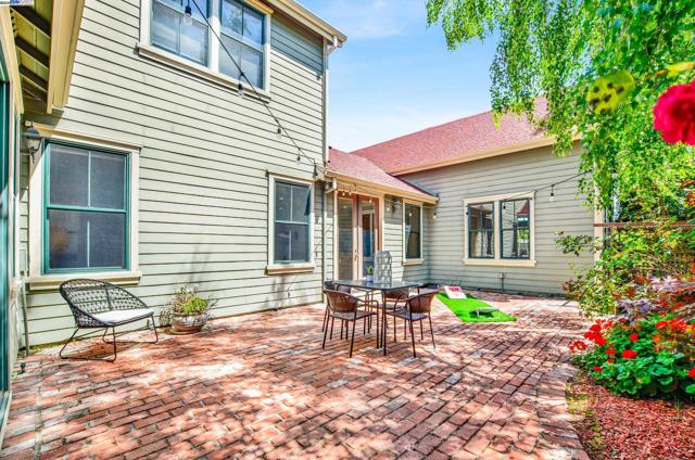1166 Taraya Terrace, Hercules CA: https://media.crmls.org/mediaz/6759038c-ef52-46bc-973d-c9b091003371.jpg