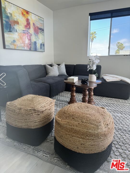 124 S Croft Avenue, Los Angeles CA: https://media.crmls.org/mediaz/675a21aa-ba52-49c2-aee1-7f967d75f7ba.jpg